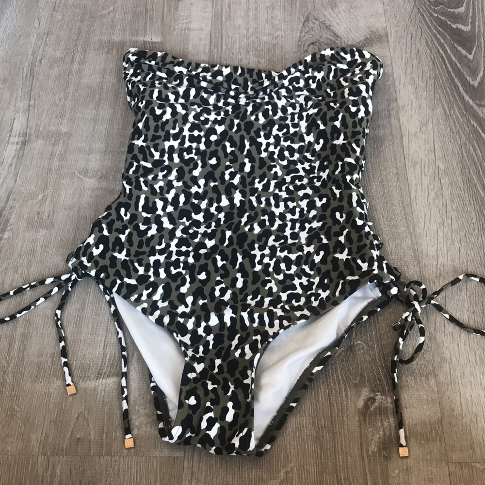 Michael Kors Women's Thora Leopard-Print Lace-Up One-Piece Swimsuit Size 6 - Picture 4 of 13